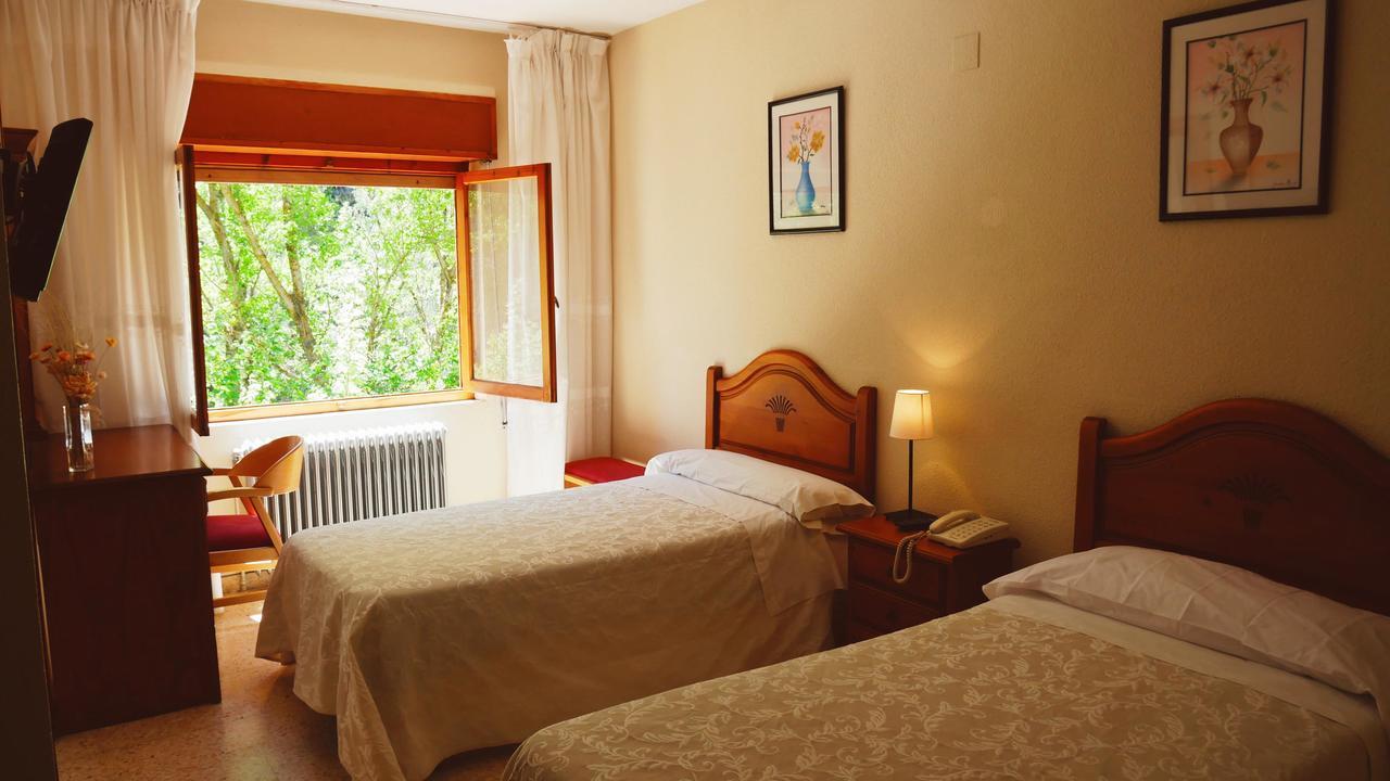 Hotel Balneario De Tus à Yeste Extérieur photo